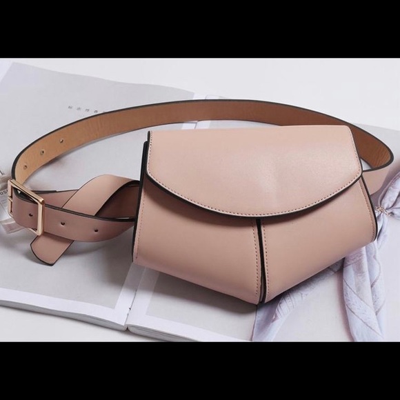 Stylish waist cinch belt-bag - Picture 2 of 9